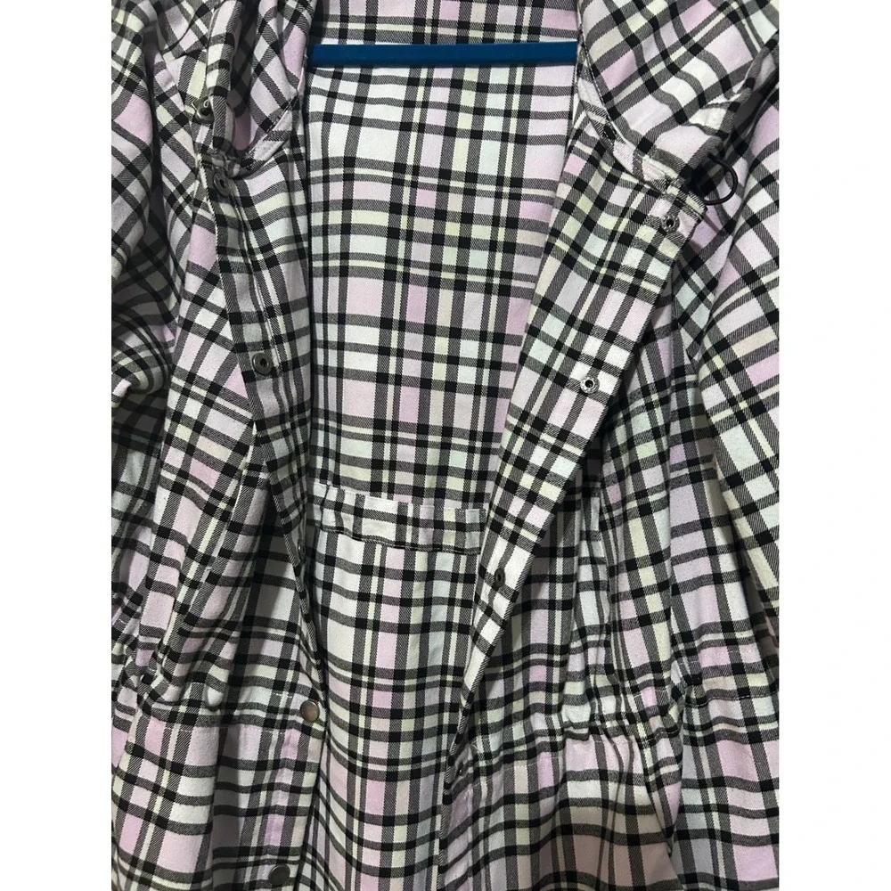 Torrid Plaid‎ Hooded Shirt Jacket White Pink Black Snap Front Plus Size